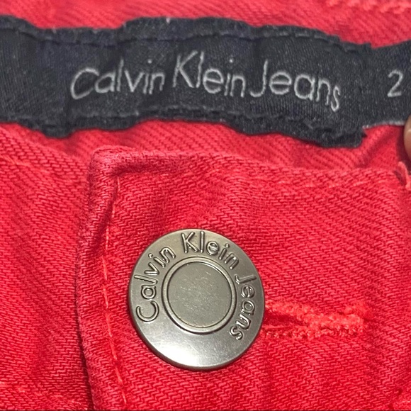 Like New Calvin Klein Red Stretch Cotton Classic Jean Shorts Size 2 - Picture 7 of 9